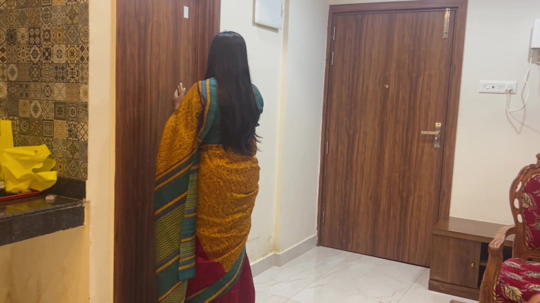 Besharam Jodi: Desi Indian Saree Fucked by Her Besharam Younger Stepbrother