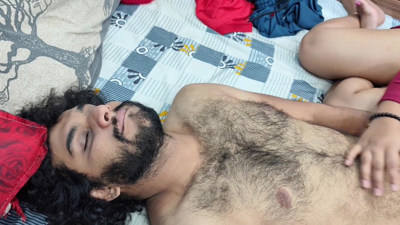 Vaishnavysharunraj: モダンなドレスガールが彼氏を誘惑し、ディープフェラをする