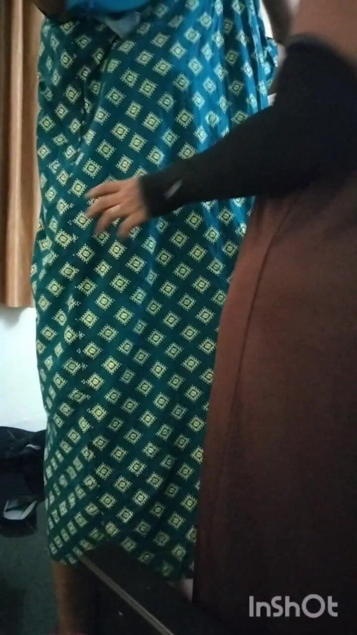 Tamil lesbian: Pregătire în prima noapte
