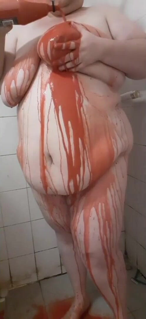 LaLaDelilah: Body paint pouring BBW