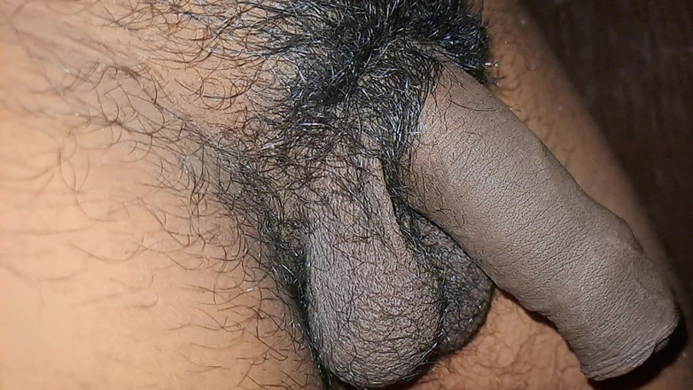 Desi Porn India 2: Mladý desi indický chlapec chcaní v sólo.