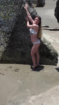 Modele de vedete porno curvă pe plaja publică