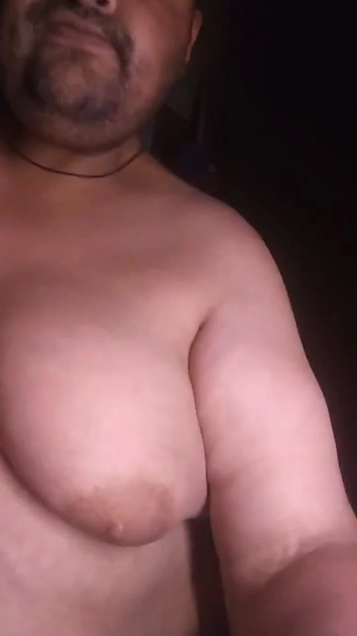 Chubbytits16: बड़े स्तन