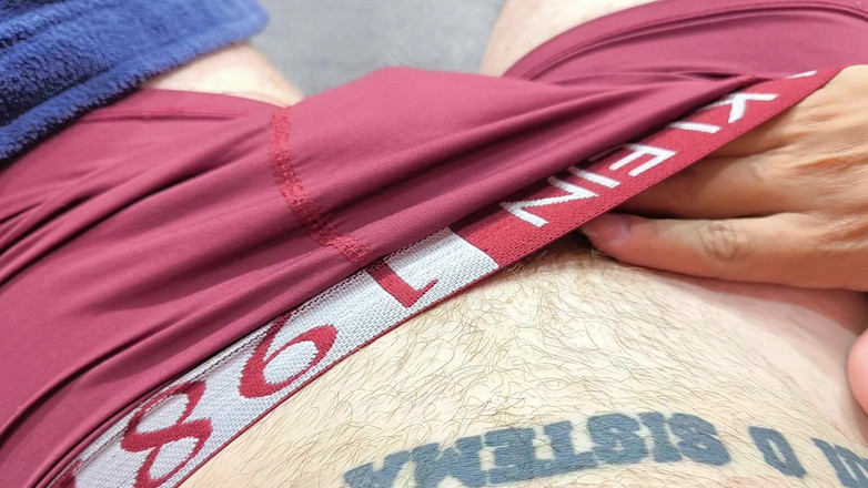 Carmona TS: 18-jarige transman weet hoe je een lul moet aftrekken