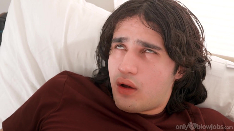 Only teen blowjobs: ティーンだけのフェラチオ - 私のホットなアジア系同僚が保健室で私のチンコをしゃぶった