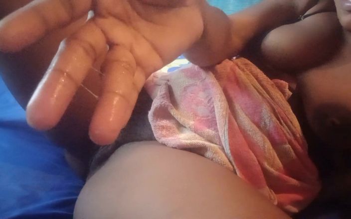 Super sexy ebony cuties: Prstění tření fackování moje černá kundička Sténání stříkání tvrdě