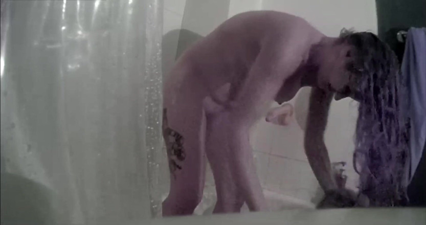 TheTinyLoli: Beccata a masturbarsi in bagno