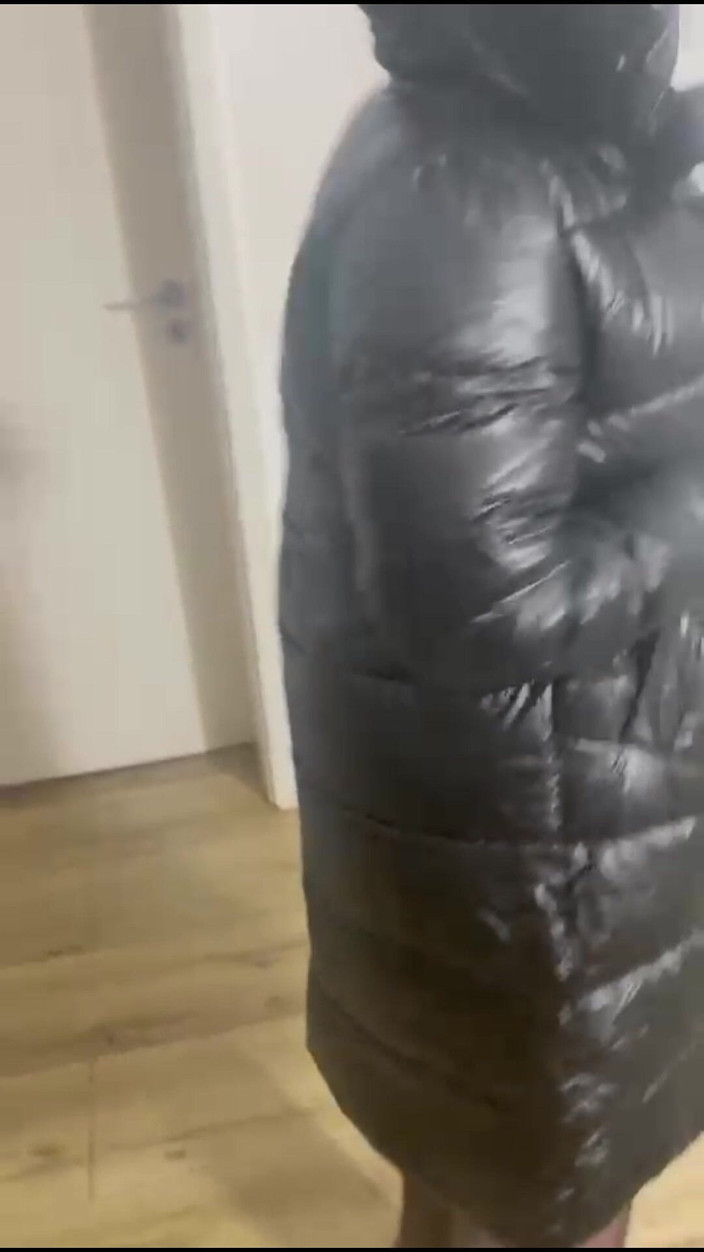 MilfyCalla: Tante seksi dengan lingerie seksi &amp; mantel panjang - fantasi pov