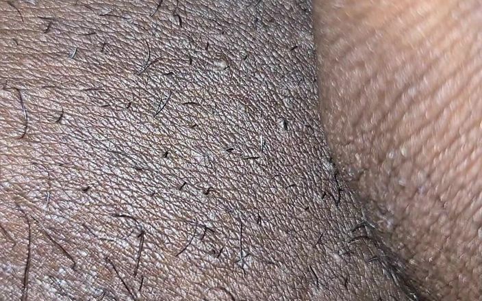 Roseblue2: Aku lagi asik fingering memekku sendirian sambil ngomong jorok sama...
