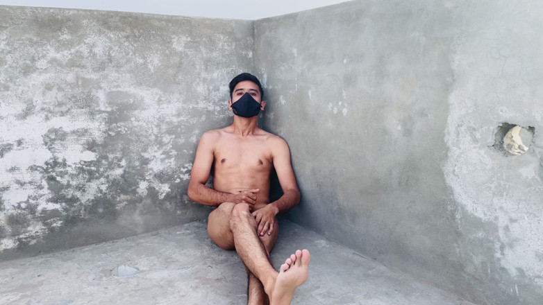 Usman Butt: Pakistaanse roof top porno geile knappe jongen mustarbatie in het...