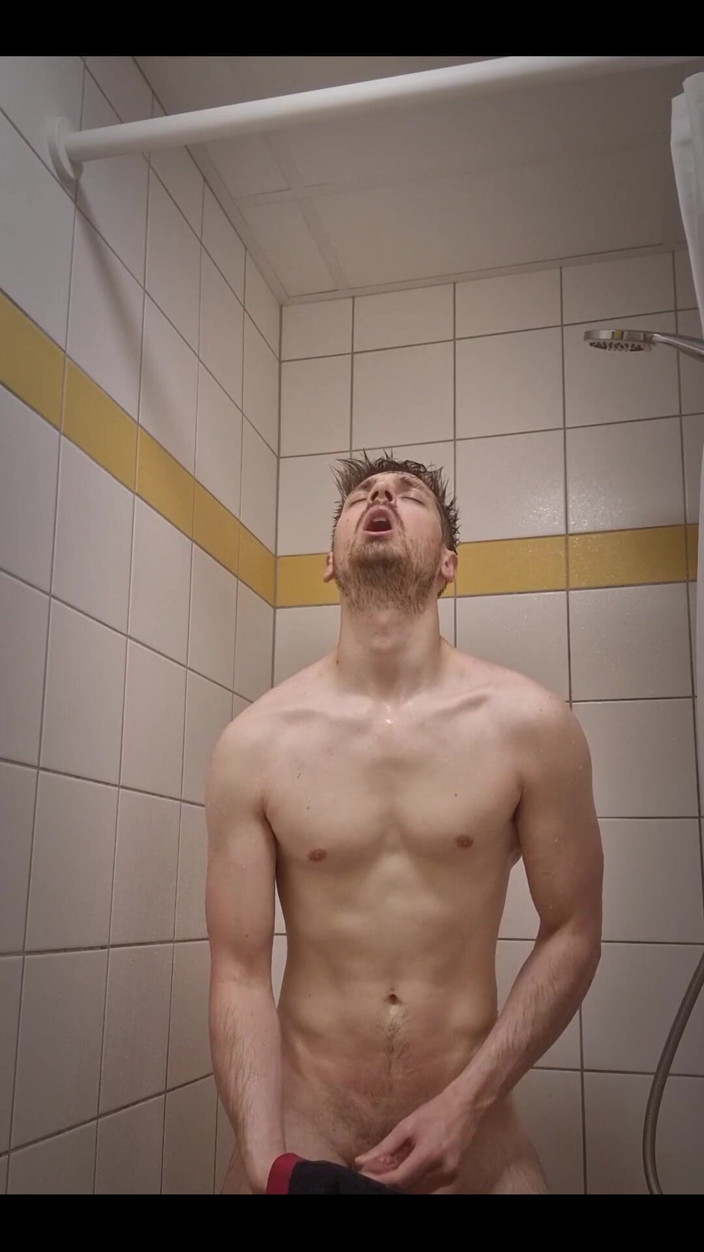 Snauwflake: Being so Horny