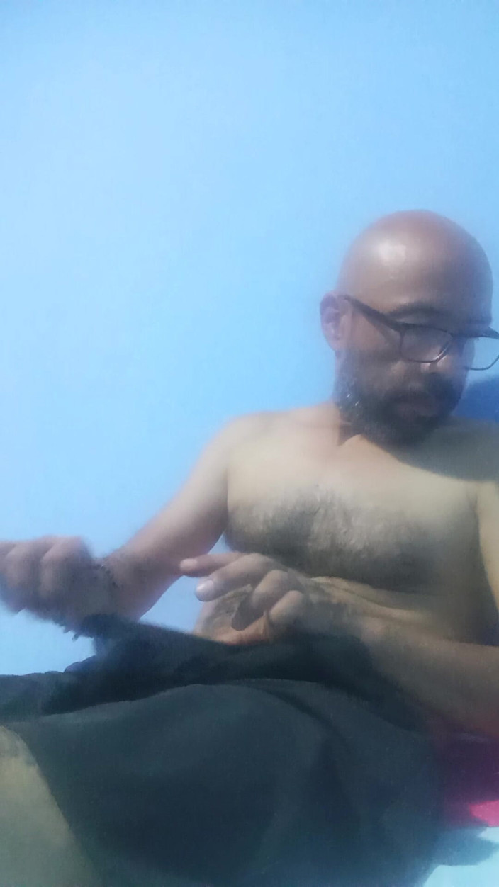 Jhonbahh: Sexo Solitário Na Manhã Cedo
