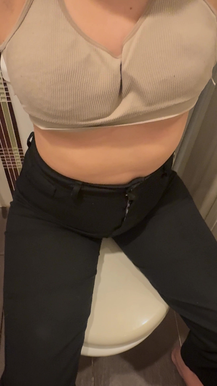 Mommy Puchong: この大きなチンポが口に入ったのは久しぶりだ