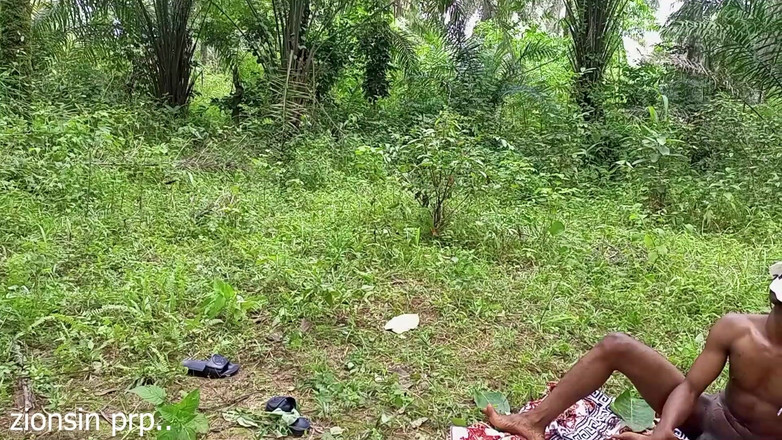 Zion: बड़े काले लंड और खूबसूरत विशालकाय महिला के साथ अफ्रीकी स्थानीय चुदाई