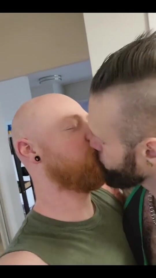 BeefyCanuck: Pregame Make Out s