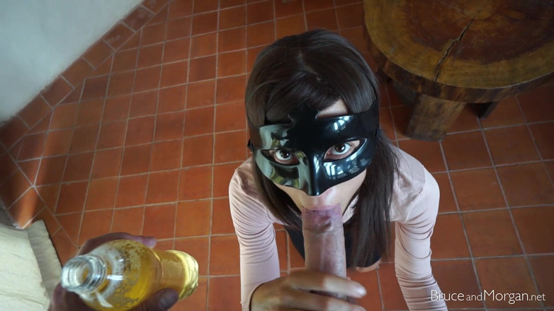 Bruce-and-Morgan: El remedio de la abuela - mear y correrse!