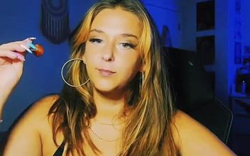 Tiktok Live Eating a Lollipop