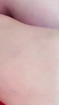 İş yerinden eve geldiğimde honeyplaybox vibratörümü kullanarak yoğun bir orgazm oluyorum
