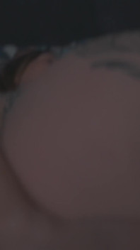 S5e1: la matrigna stare con il figliastro mentre il marito non c'è - una notte tardi si trasformerà in passione proibita?