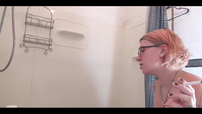 FondaDix: Candid Post-shower Smoke