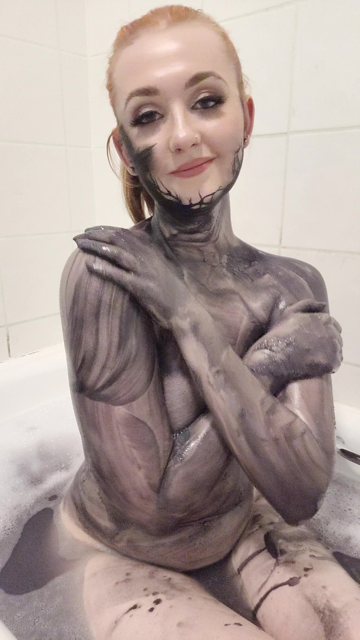 Em Yang: Rimozione da bagno di vernice per il corpo gwenom e...