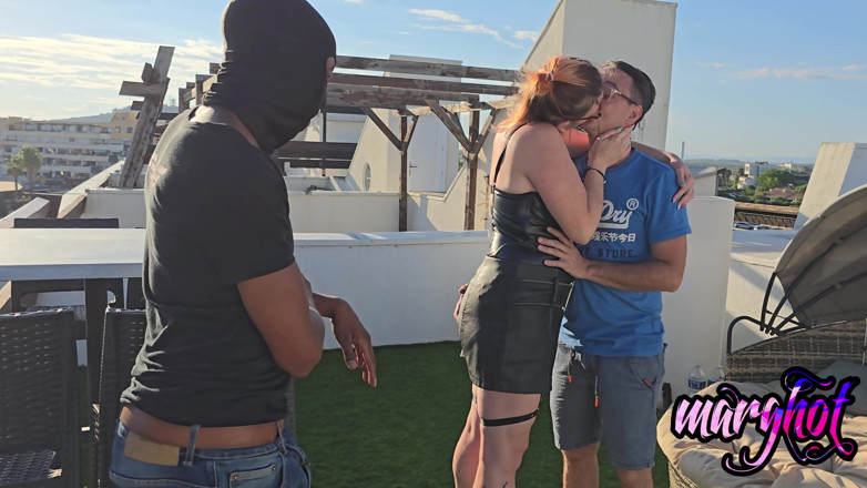 Sexymarghot: A Cuckolded Husband Invites a BBC to Fuck His Wife...
