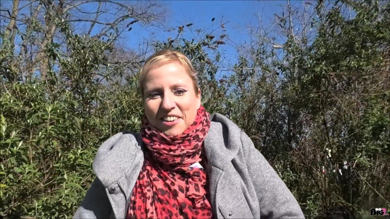 Eva Engel: Mon premier clip NS ! au milieu de la gare routière !