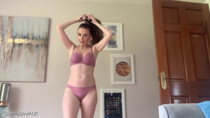 SophiaSmithUK: Cute high kicks