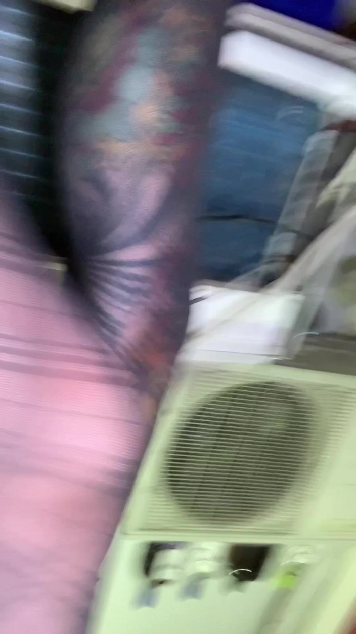 Benito414: Thicc booty cutie cavalga seu vibrador rosa até ela gozar...