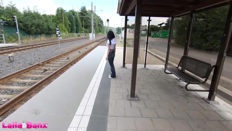 Laila Banx: Tram missed! Unrestrained screwed on the roadside