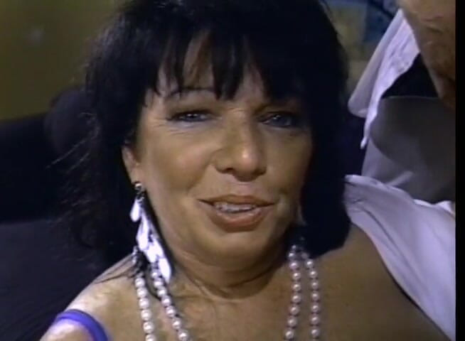 Alfacontent: Chubby mature slut in gangbang scene