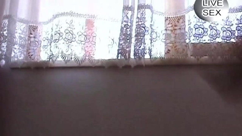German bitch hunter: Morena leva golpes profundos duros de quatro