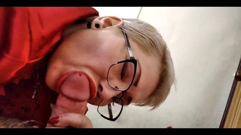 AimeeParadise: Dáma v červeném, nebo Všechny starší dívky kouří ptáka! Sladké hry...