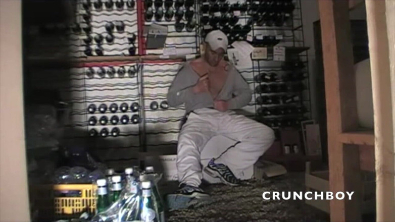 Sneaker gay: เด็กสกัลลี่โสดดมรองเท้าผ้าใบตัวเองเงี่ยน ๆ