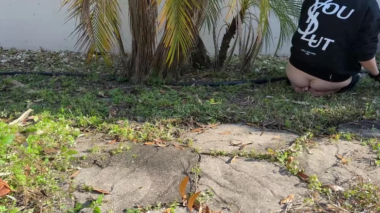 Riley Daniels: Gardening Outdoor Buttcrack