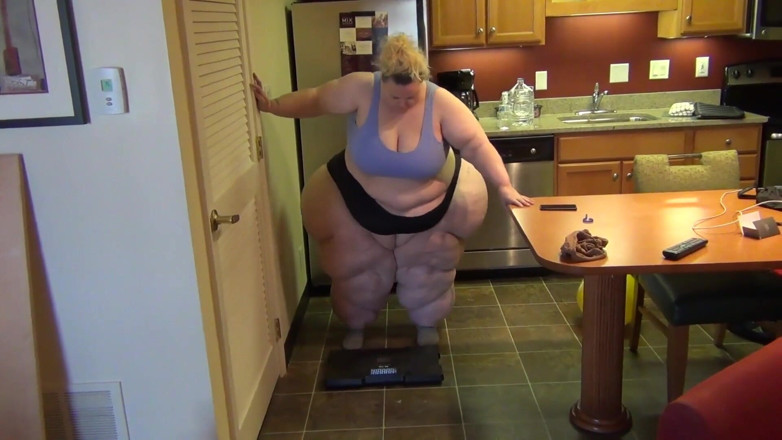 Full Weight Productions: Ssbbw Bobbi Jo's mislukte vertrappeling &amp; bank squash