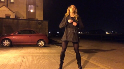 The Midnight Minx: Auf einem parkplatz strippen