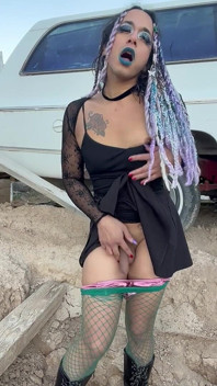 Sexy Goth Girl Takes Hot Pee