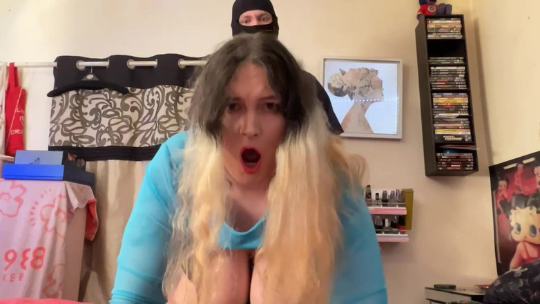 MissFFW: 뒤에서 따먹기, 가면을 쓴 남자. 오디오 없음