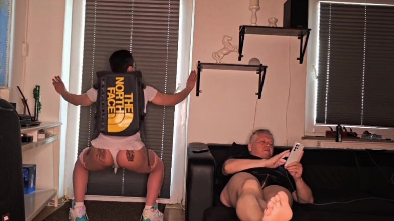 Daddy Femboy: Papi, großer schwanz fickt zierliches trans-mädchen