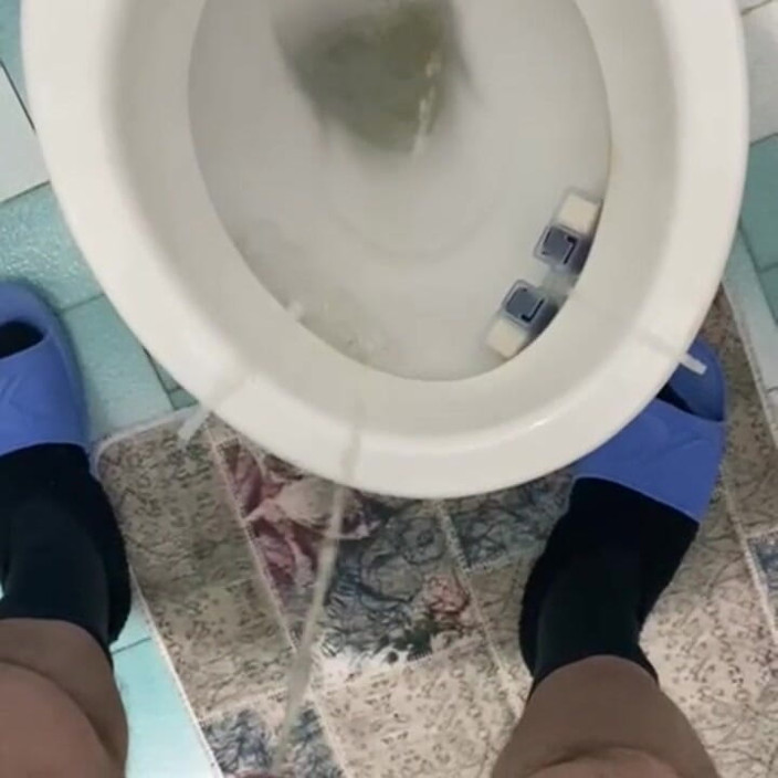 Hakanbeyzade: Turkish Hairy Cock Pee Video