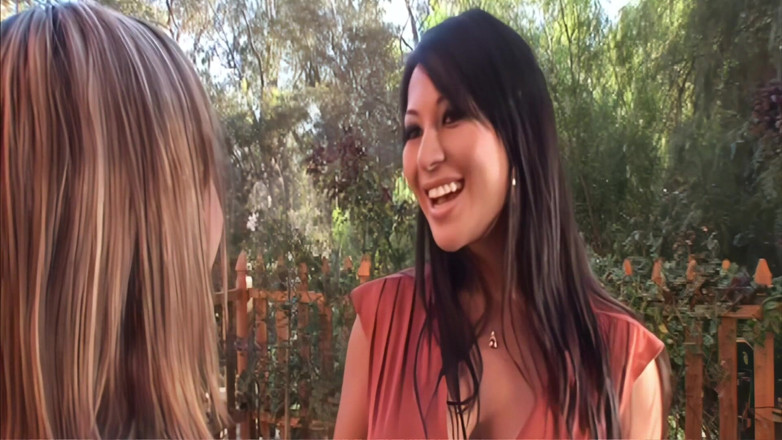Lesbian Tales: Sammie Rhodes, Mikayla Mendez, Riley Evans mají lesbickou trojku