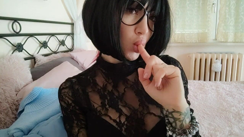 savannahamatoriale: Hot black lace