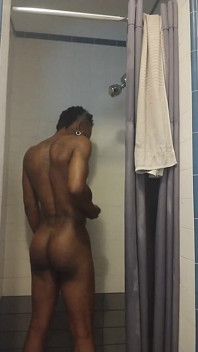 Boundless Bath Meets Raging Deepthroat Scream