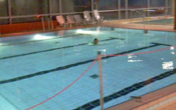 Blondehexe: Teeny Im Schwimmbad