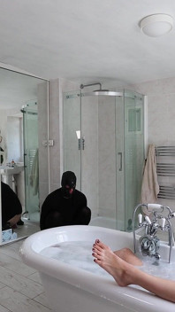 Bagno di dominazione femminile