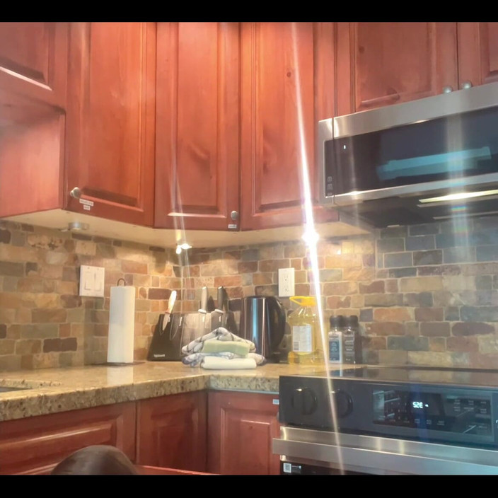 sweethanajapanese: Eu limpo cozinha sexy