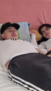 Su Sobrina Se Mete a Su Cama Para Comerce Su Verga Quiere Ser Follada Hentai