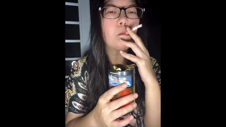 Smoking Asian: Nahoře bez Kouření Asiatky: Kompilace kouření koz na balkóně