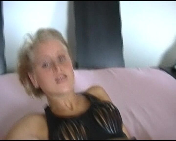 German Amateur Videos: Děvka teen z Německa je tady, aby dostala výstřik na...